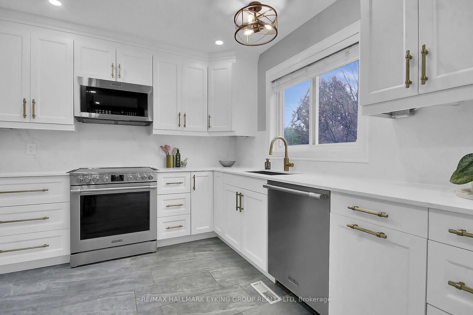 8 Vickers Way - Photo 19