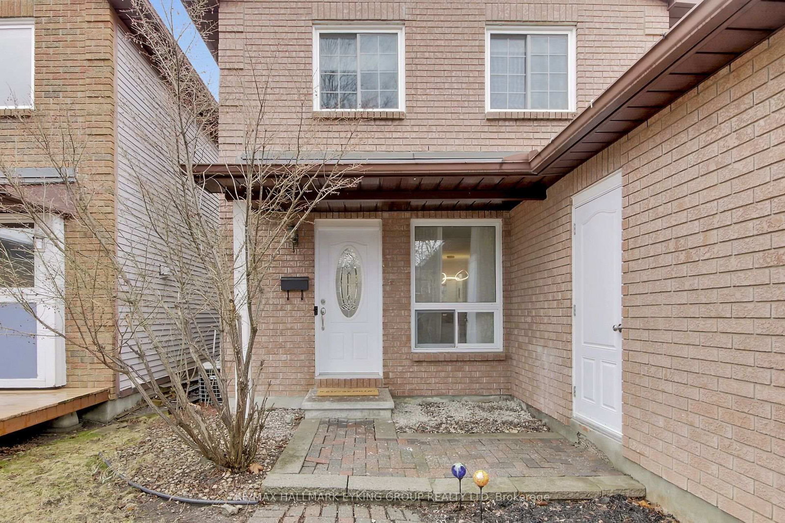 8 Vickers Way - Photo 3