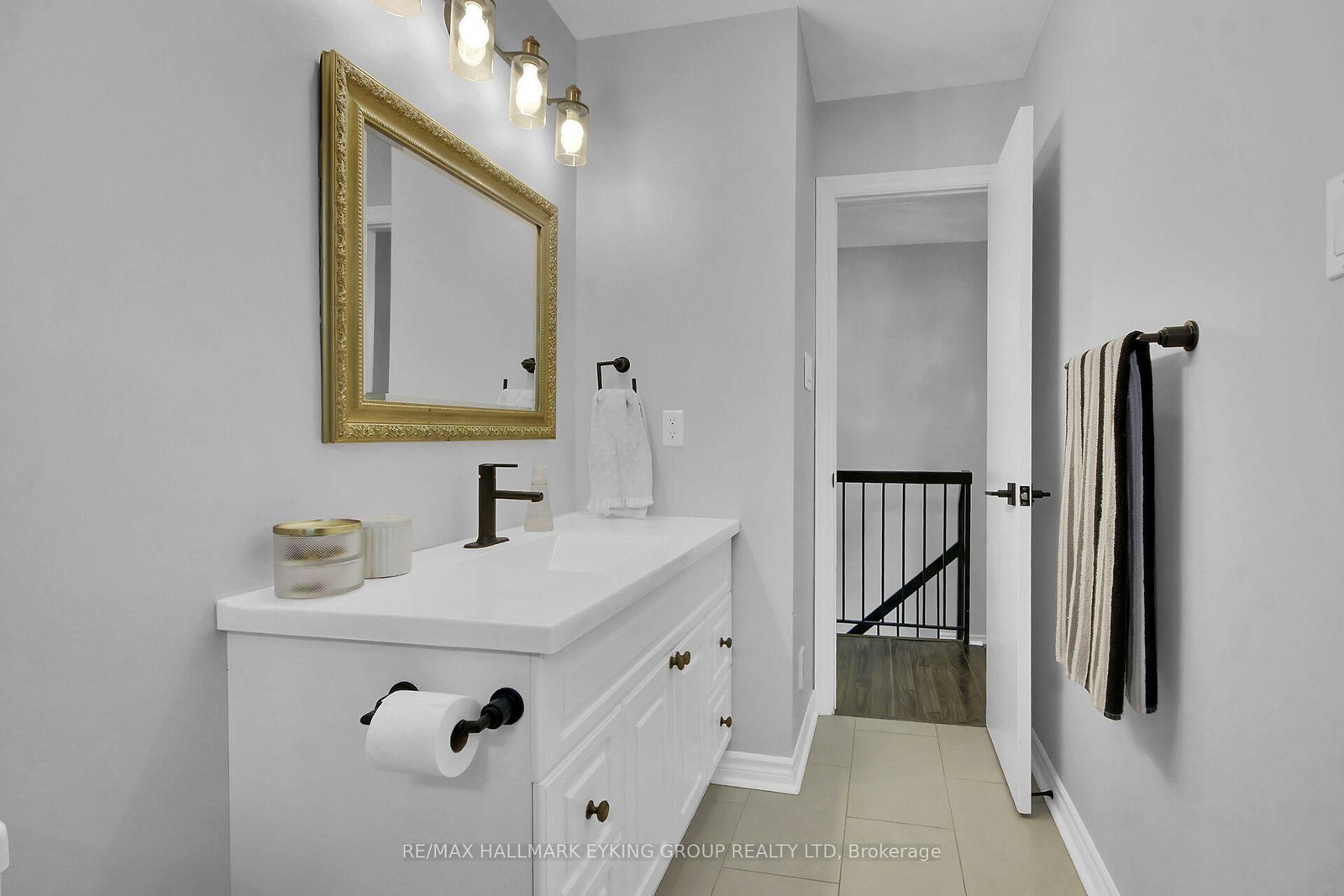 8 Vickers Way - Photo 33