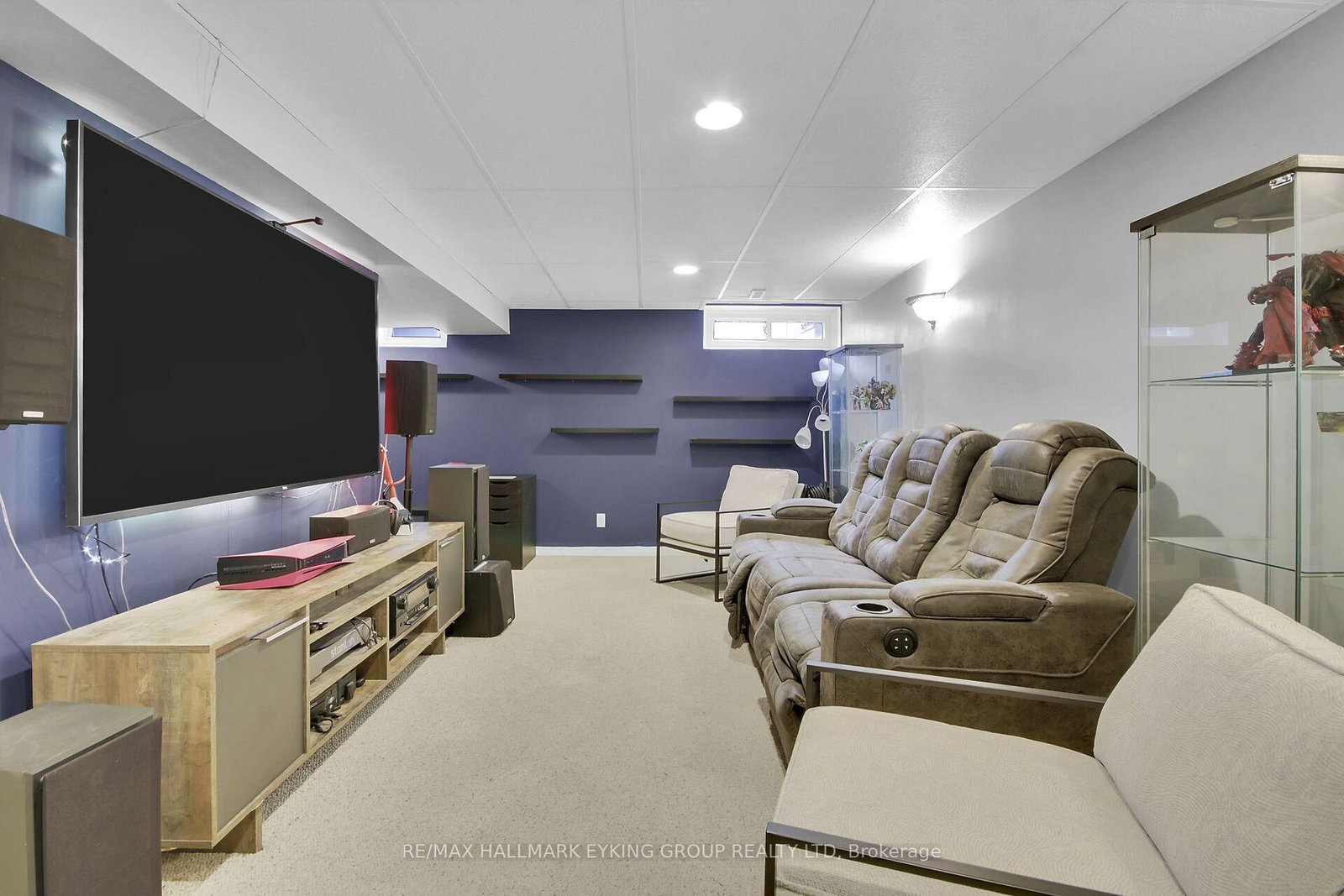 8 Vickers Way - Photo 40