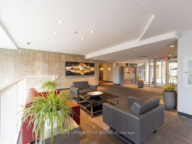 406 - 250 Lett Street