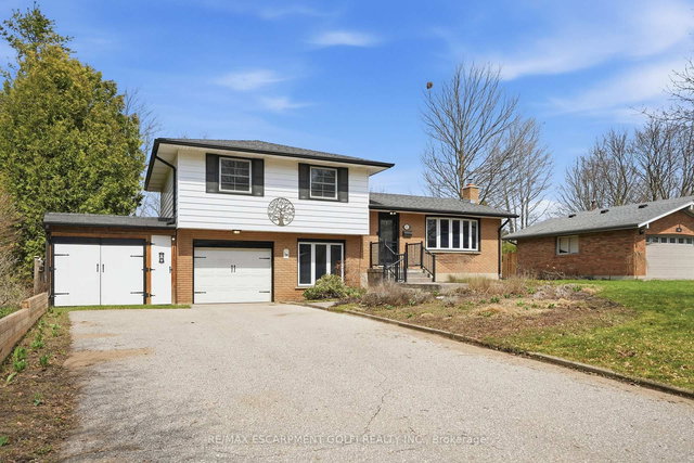 55 Berkley Crescent