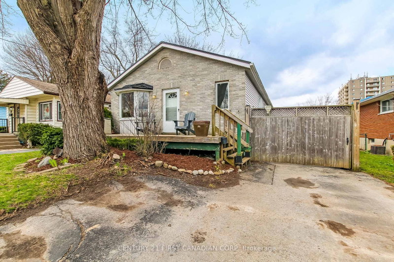 114 Connaught Avenue