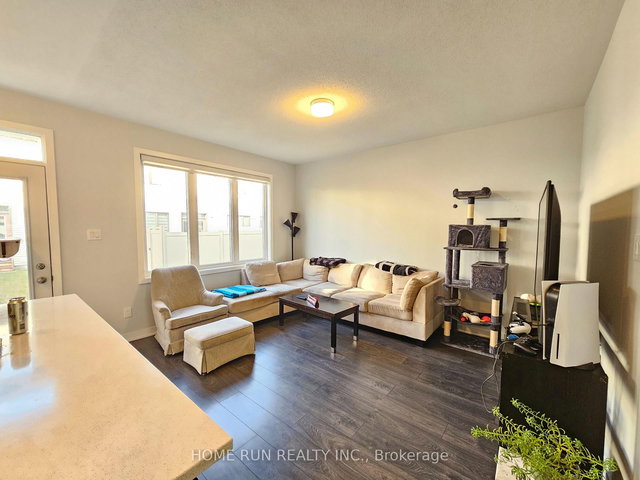 233 Billrian Crescent