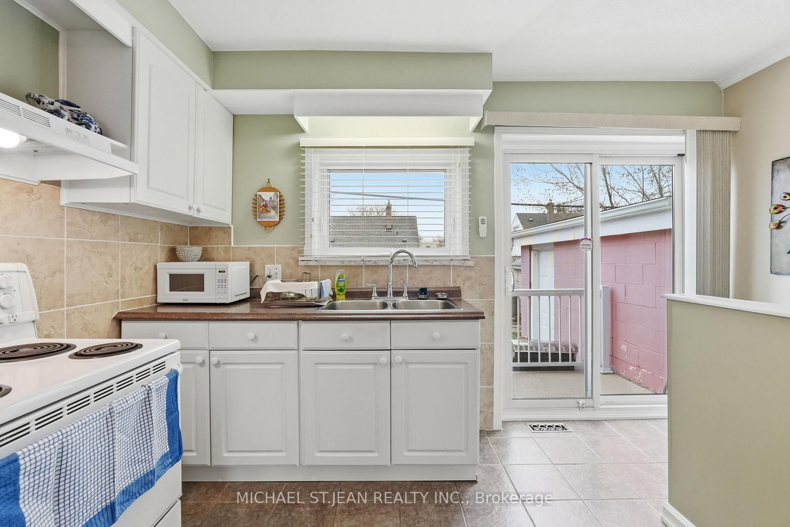 Detached House for sale at 54 Bingham Road, Hamilton, Ontario, L8Y 1N4 - McQuesten - MLS: X13008600