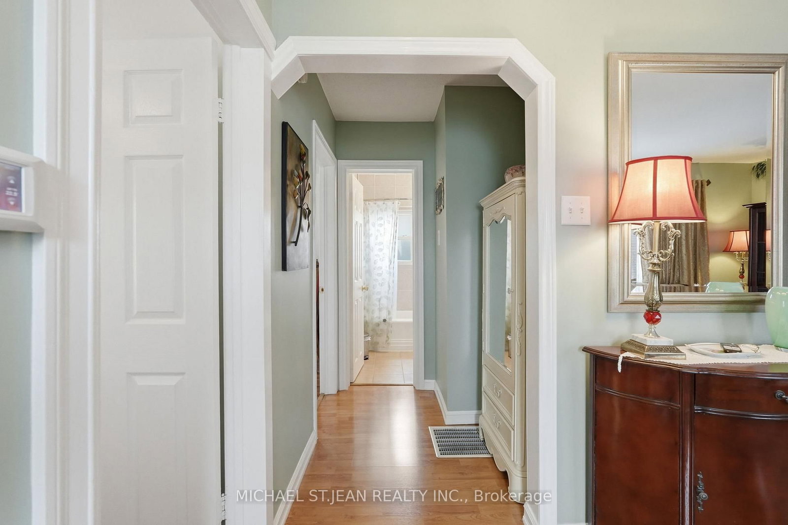 Detached House for sale at 54 Bingham Road, Hamilton, Ontario, L8Y 1N4 - McQuesten - MLS: X13008600