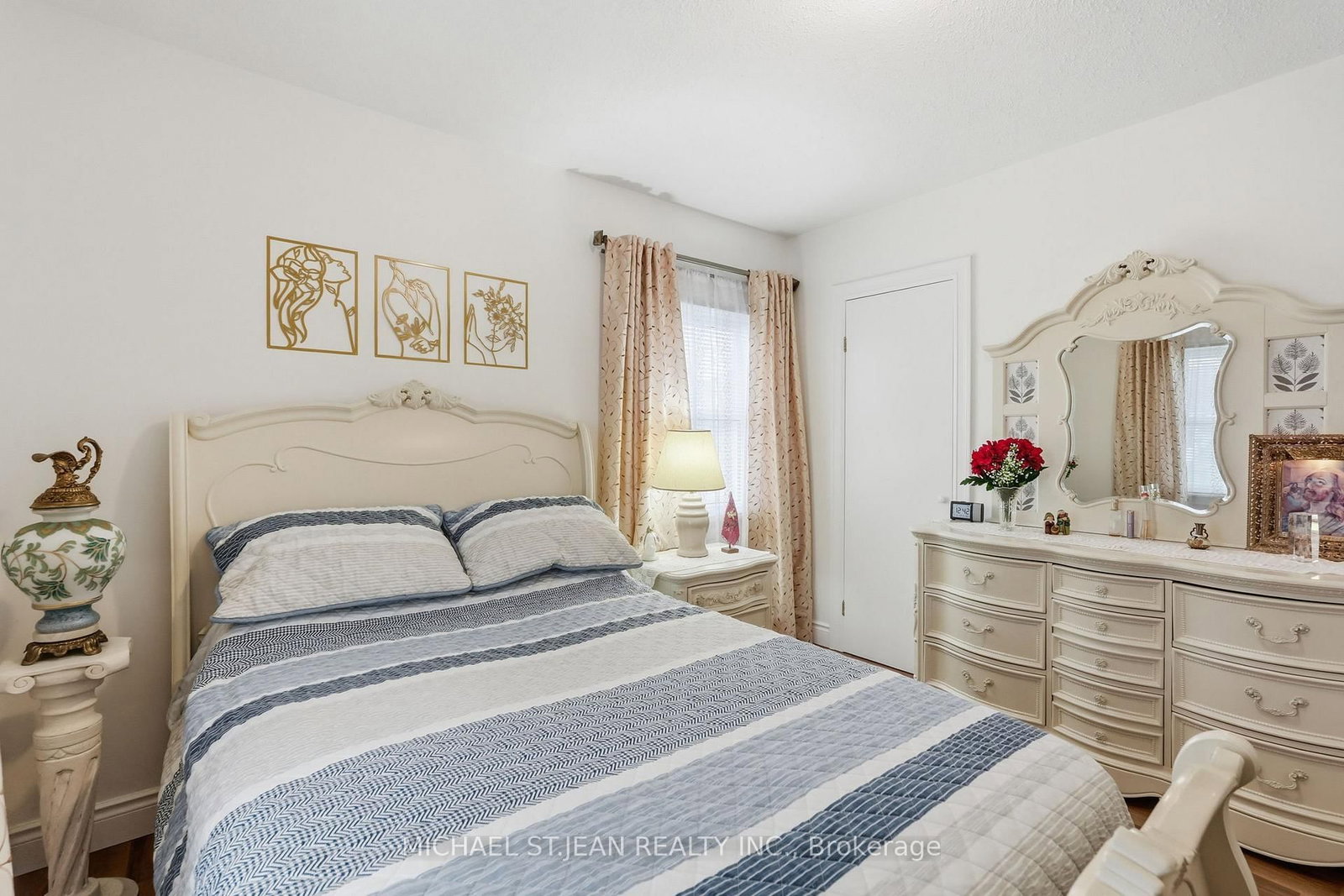 Detached House for sale at 54 Bingham Road, Hamilton, Ontario, L8Y 1N4 - McQuesten - MLS: X13008600