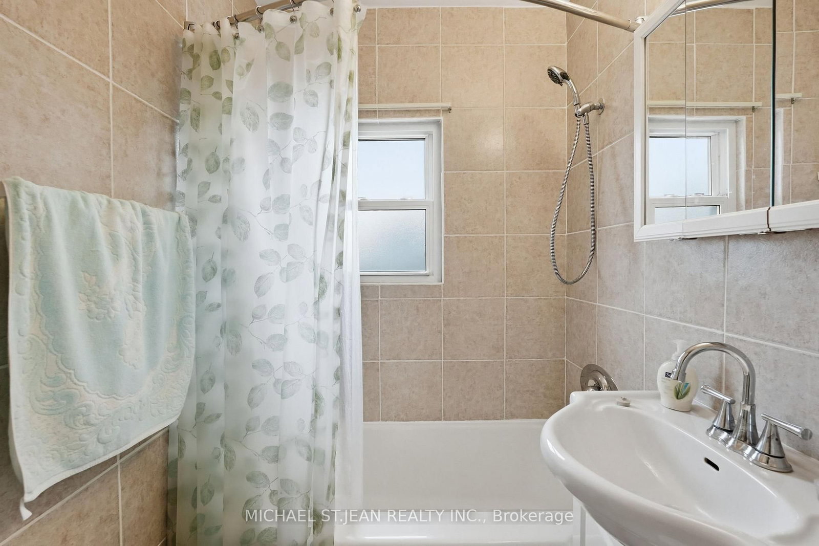 Detached House for sale at 54 Bingham Road, Hamilton, Ontario, L8Y 1N4 - McQuesten - MLS: X13008600