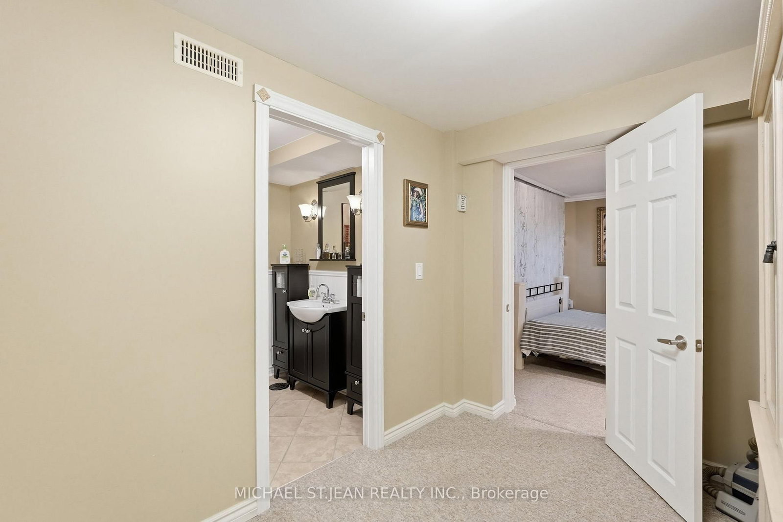 Detached House for sale at 54 Bingham Road, Hamilton, Ontario, L8Y 1N4 - McQuesten - MLS: X13008600