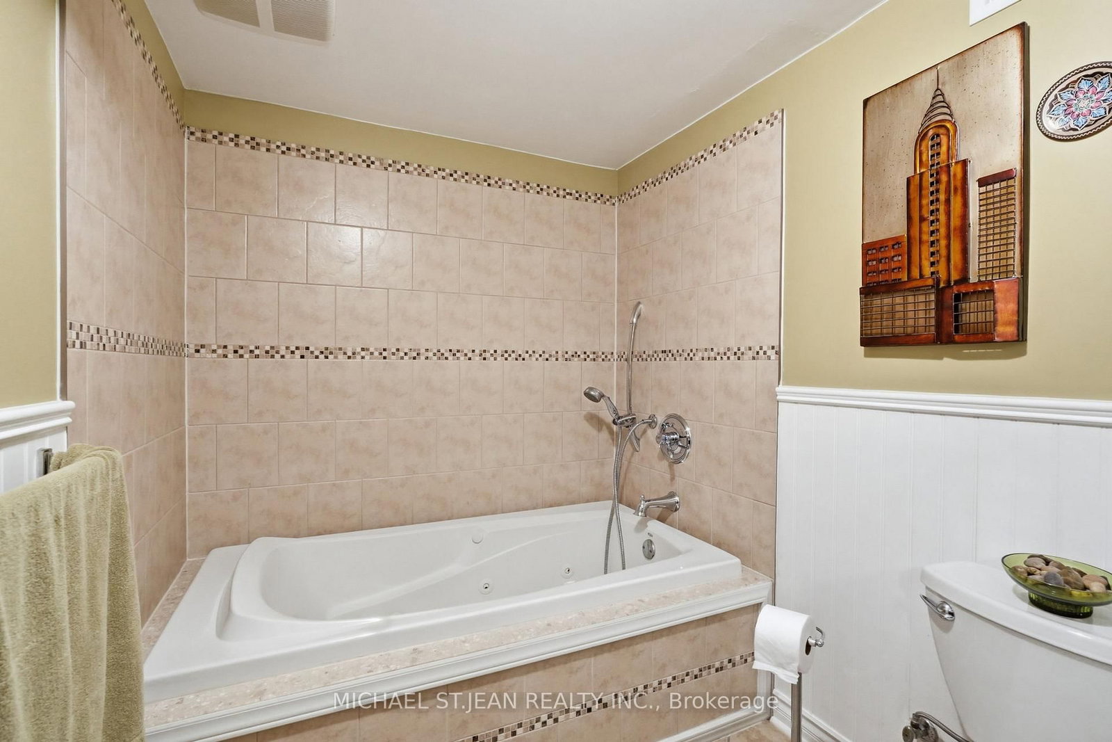 Detached House for sale at 54 Bingham Road, Hamilton, Ontario, L8Y 1N4 - McQuesten - MLS: X13008600