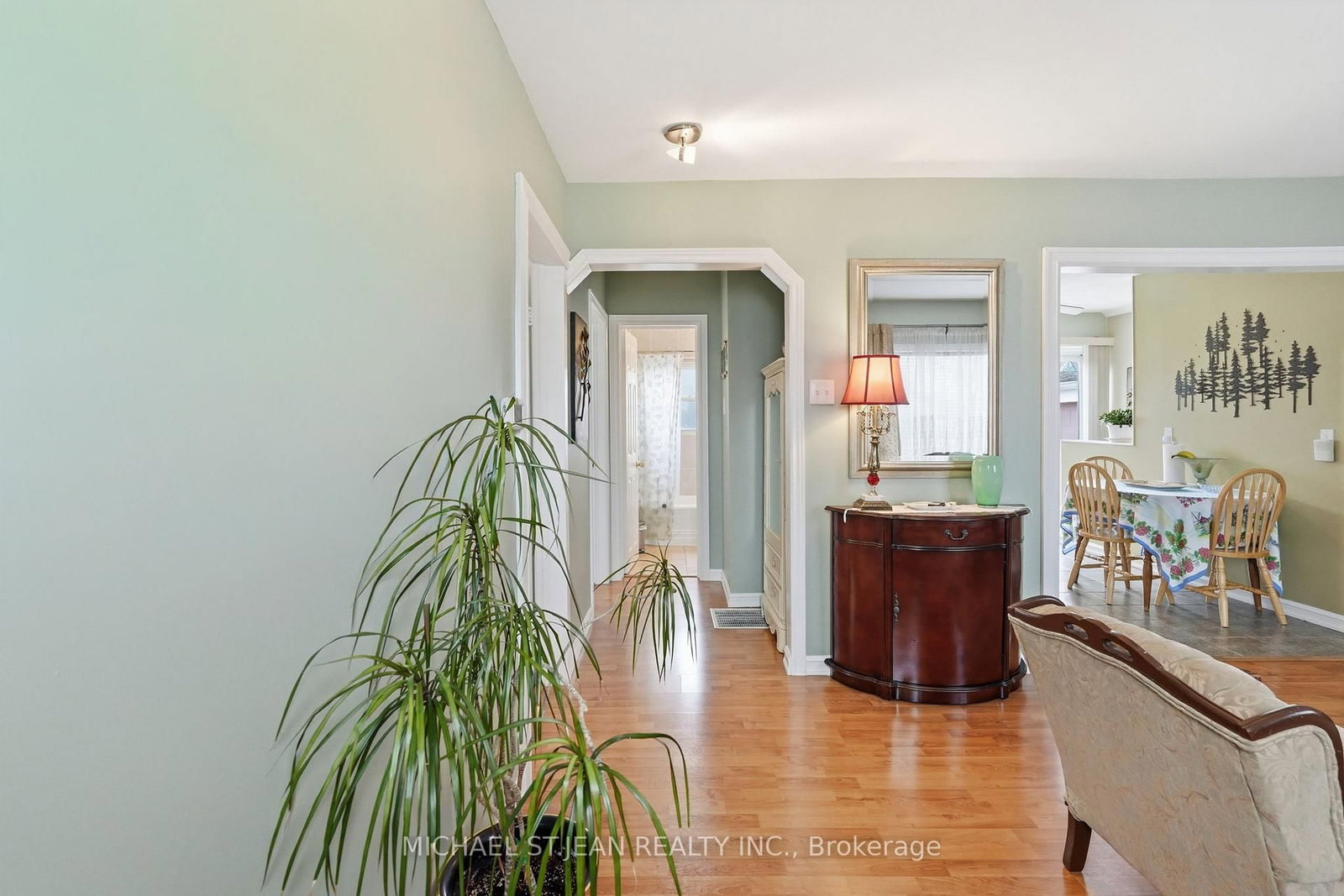 Detached House for sale at 54 Bingham Road, Hamilton, Ontario, L8Y 1N4 - McQuesten - MLS: X13008600