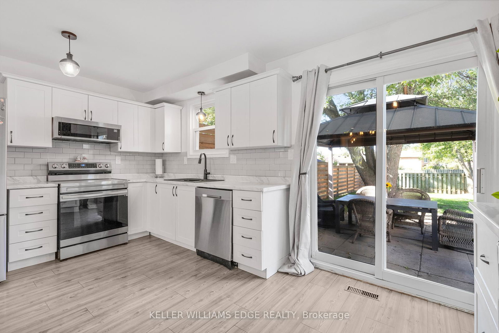 117 Graystone Crescent - Photo 8