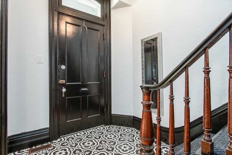 12 Pearl St, Brantford, N3T 3N4 | Image 3