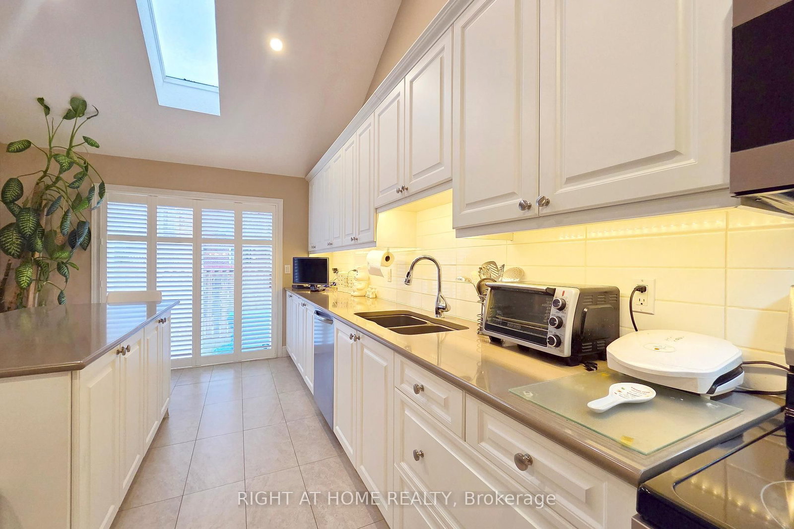 174 E Riverwalk Place - Photo 12