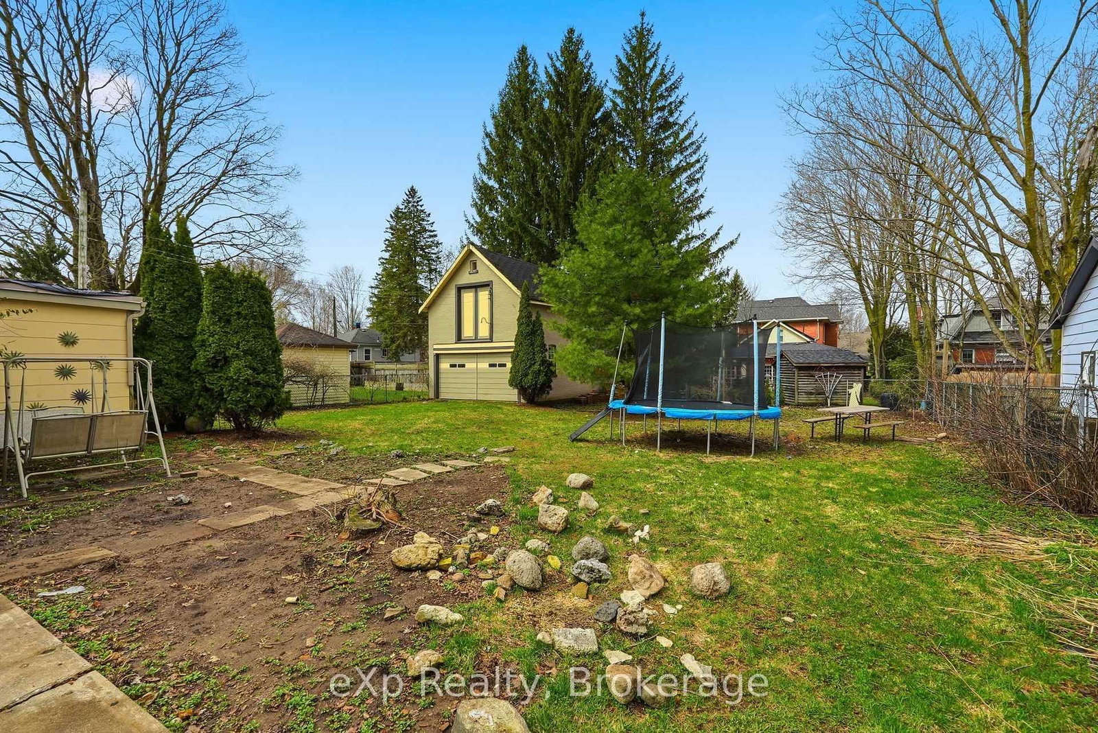 415 Gibson Street • Brockton, ON photo 37