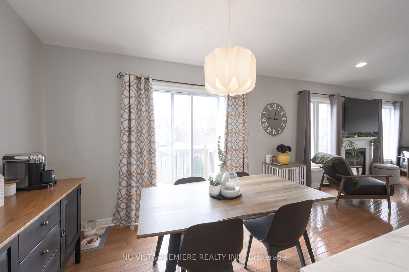 1582 Chelton Place - Photo 11