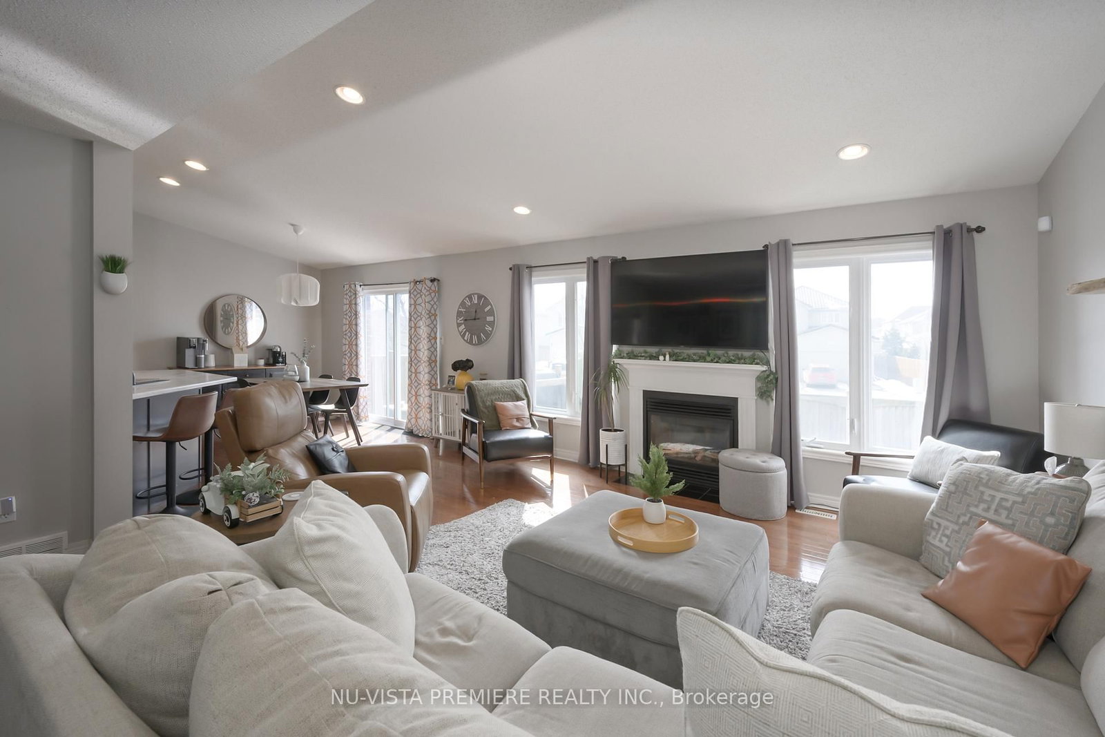 1582 Chelton Place - Photo 6