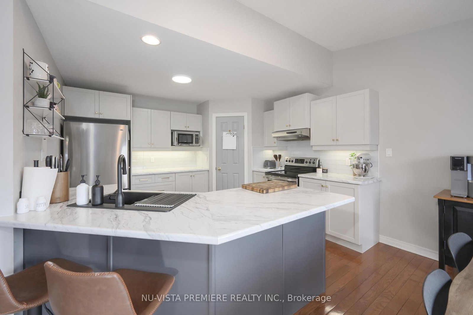 1582 Chelton Place - Photo 9