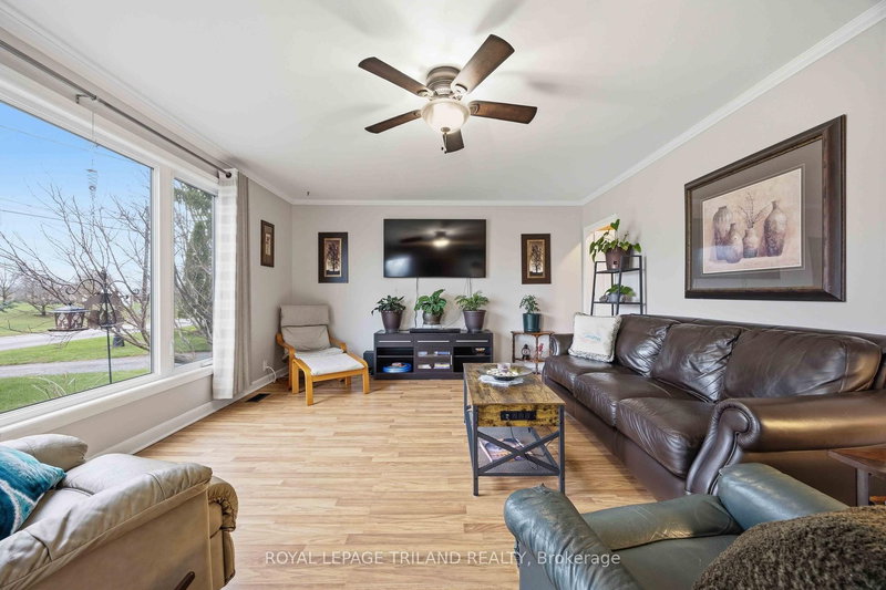 8376 Townsend Line, Lambton Shores, N0M 1B0 | Image 3