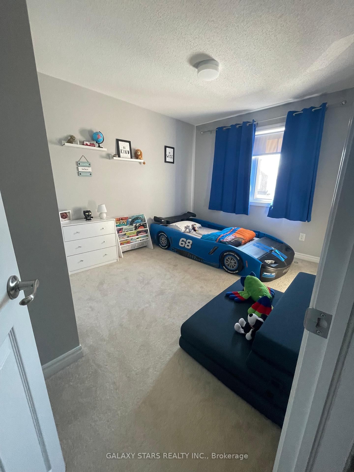 327 Aphelion Crescent - Photo 13