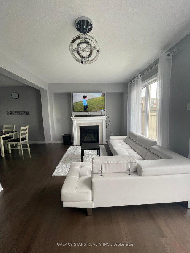 327 Aphelion Crescent