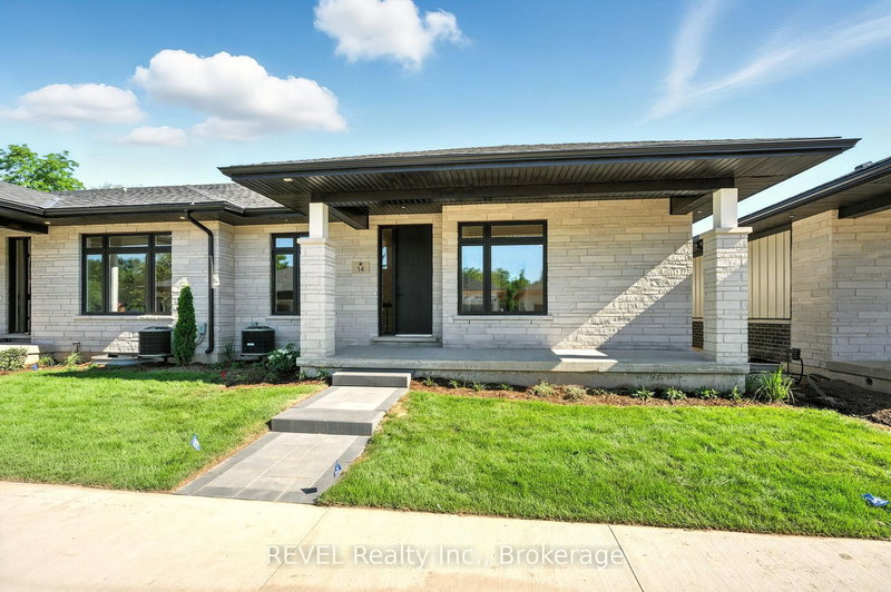 11 Accursi Cres, Pelham, L0S 1E2 | Image 2