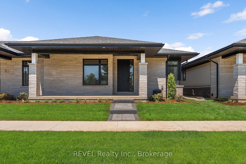 home for sale on 8 Accursi Crescent