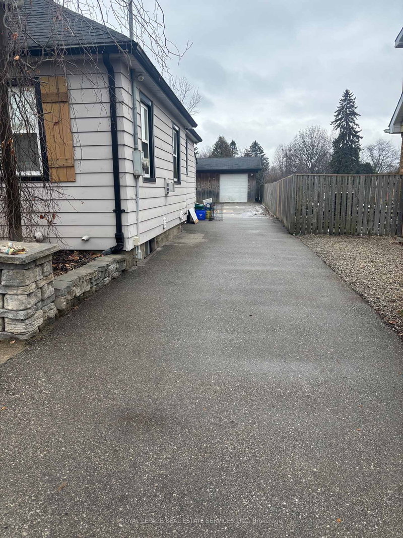 6 Sussex Ave, Brantford, N3R 2G6 | Image 2