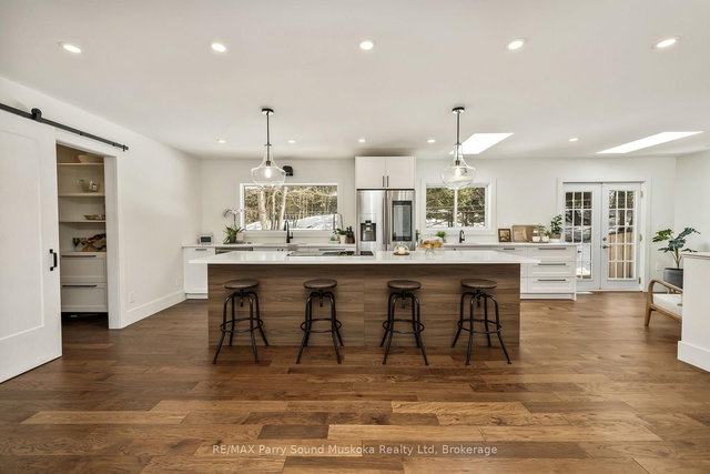 31 Lake Forest Drive