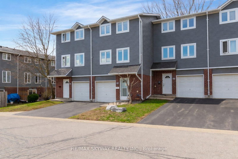 B - 56 Harris Ave, Brantford, N3R 2E9 | Image 2