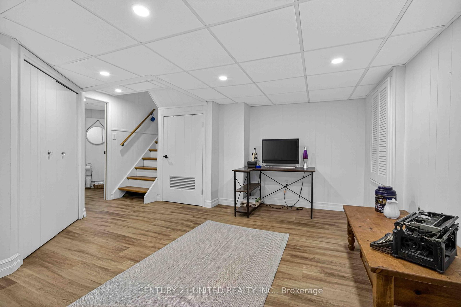 Listing Image 19