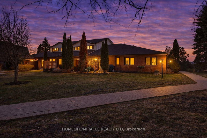 32 - 36 Champlain Cres, Peterborough, K9L 1T1 | Image 2