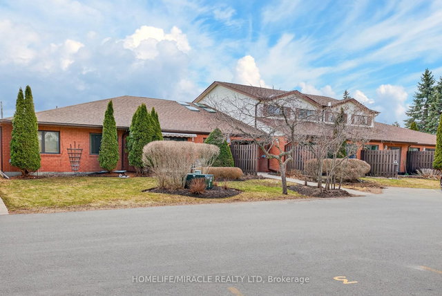 32 - 36 Champlain Crescent