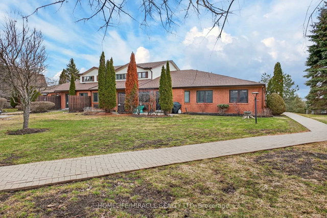 32 - 36 Champlain Crescent