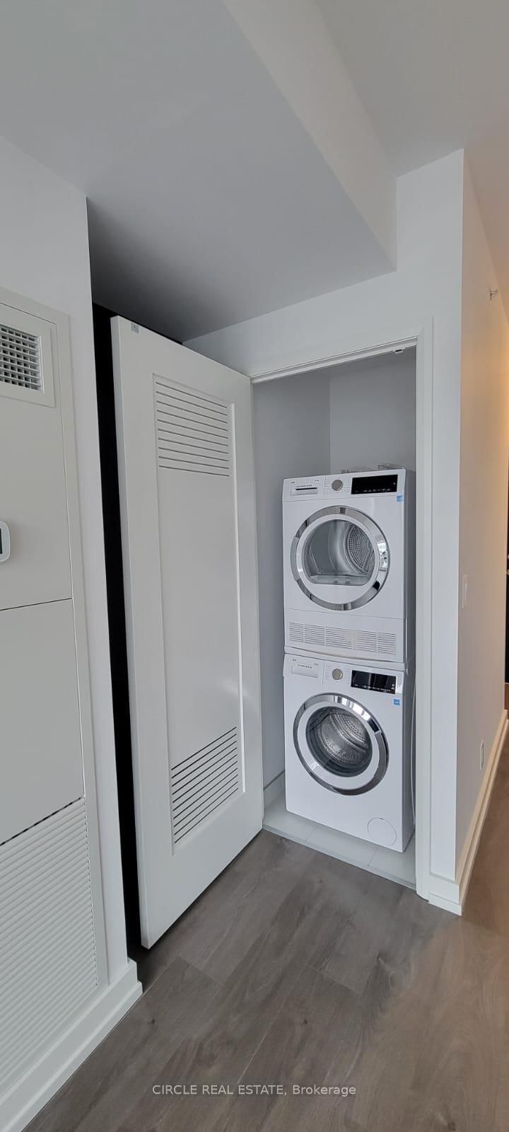 75 James Street S, Unit 1105 - Photo 14