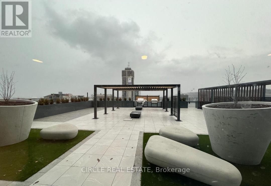 75 James Street S, Unit 1105 - Photo 8