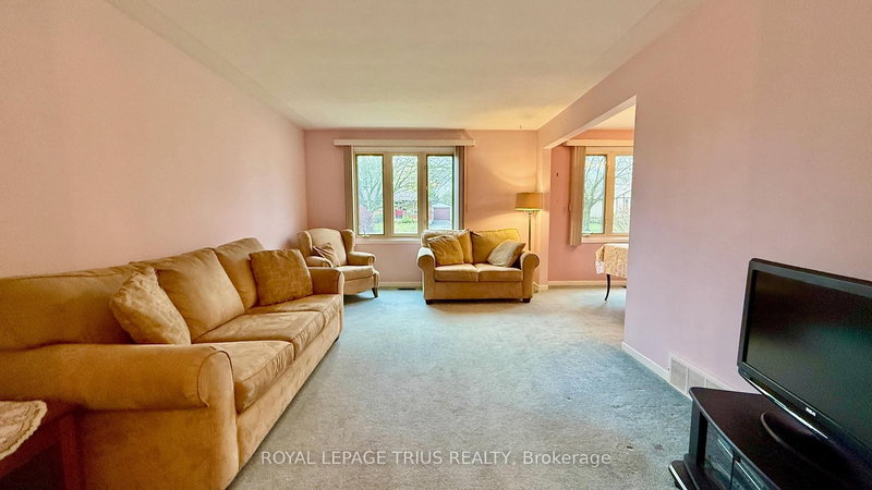 123 Oak St, Norfolk, N3Y 4S2 | Image 3