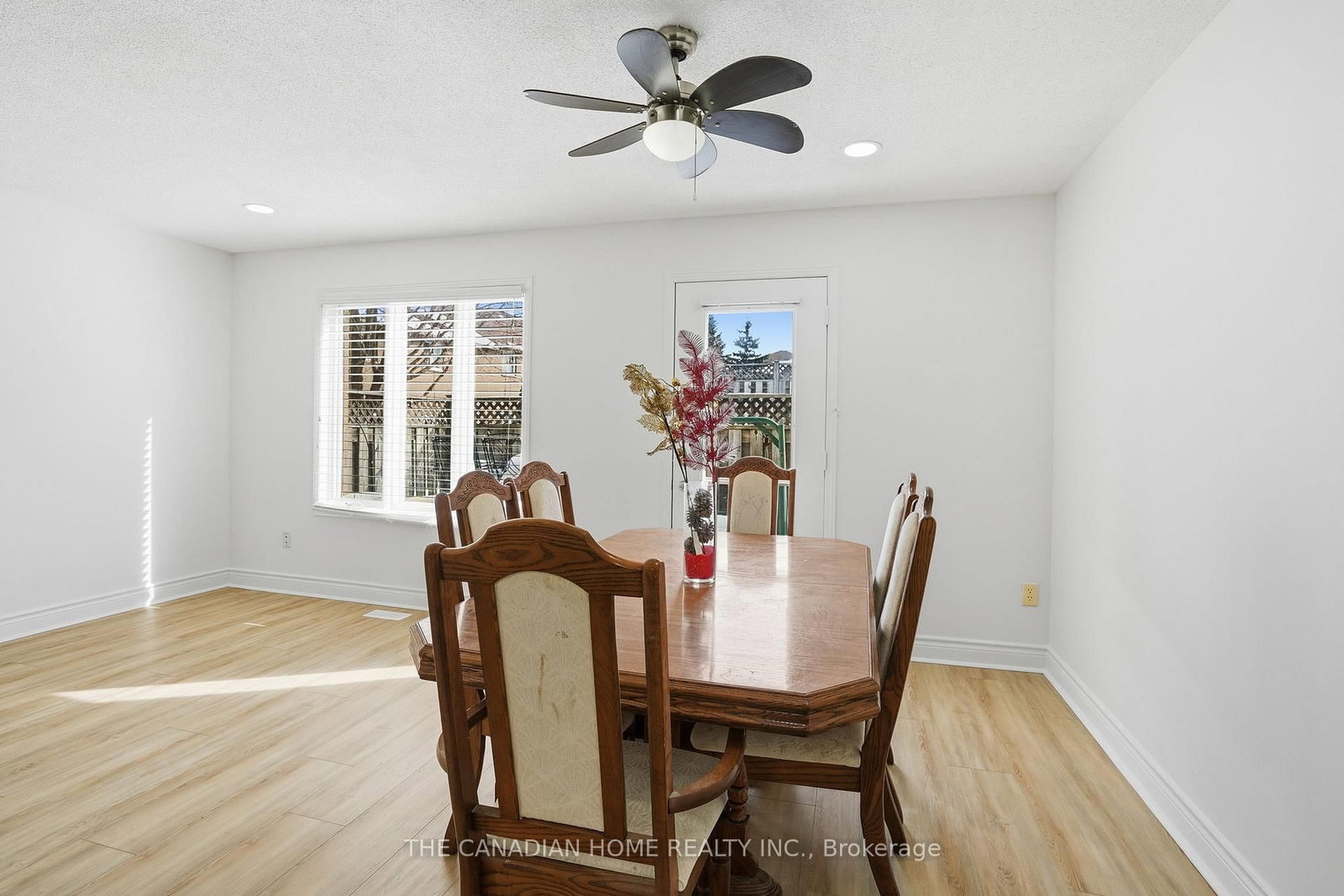 Townhouse for sale at 29-1889 Upper Wentworth Street, Hamilton, Ontario, L9B 2T8 - Chappel - MLS: X13009618