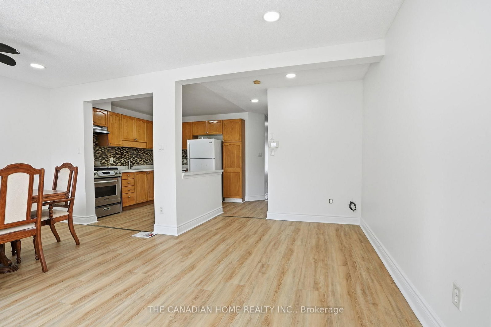 Townhouse for sale at 29-1889 Upper Wentworth Street, Hamilton, Ontario, L9B 2T8 - Chappel - MLS: X13009618