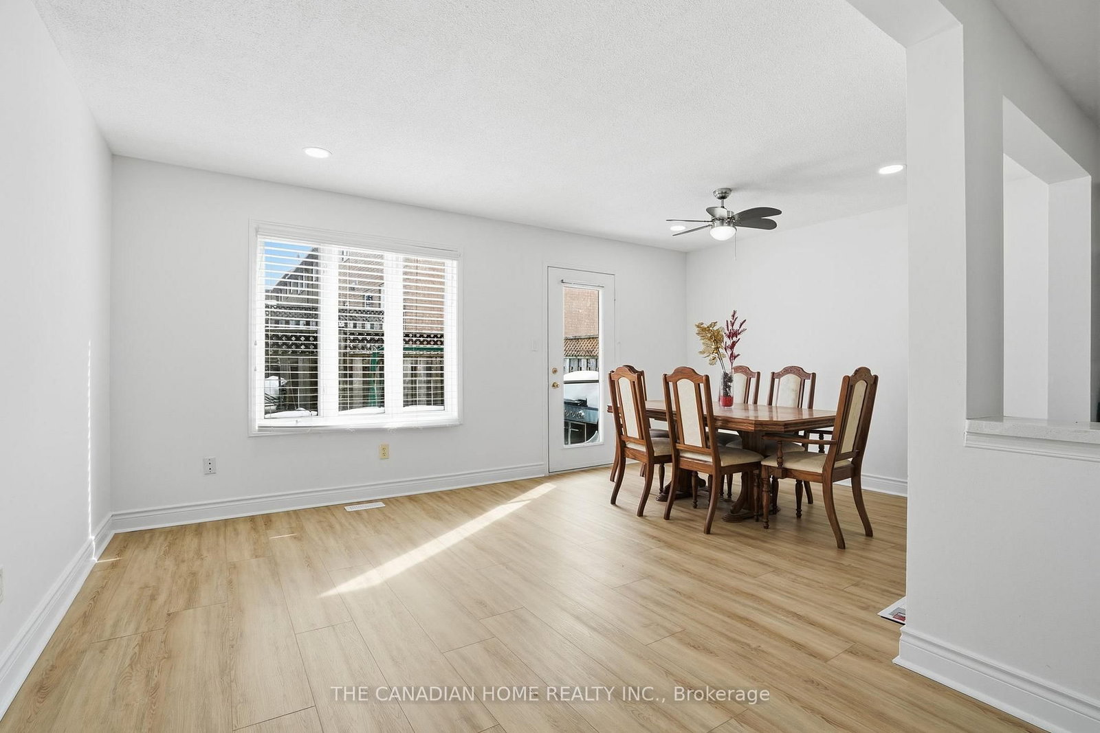 Townhouse for sale at 29-1889 Upper Wentworth Street, Hamilton, Ontario, L9B 2T8 - Chappel - MLS: X13009618