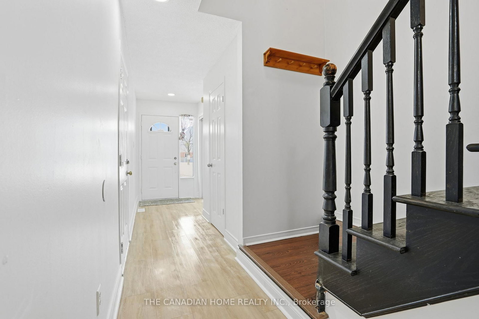 Townhouse for sale at 29-1889 Upper Wentworth Street, Hamilton, Ontario, L9B 2T8 - Chappel - MLS: X13009618