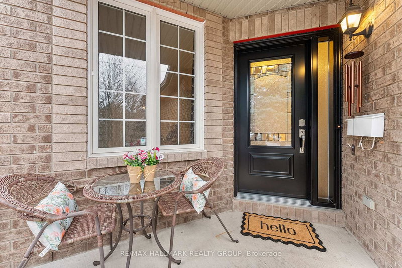 42 Nortoba Cres, Kanata, K2T 1H5 | Image 3