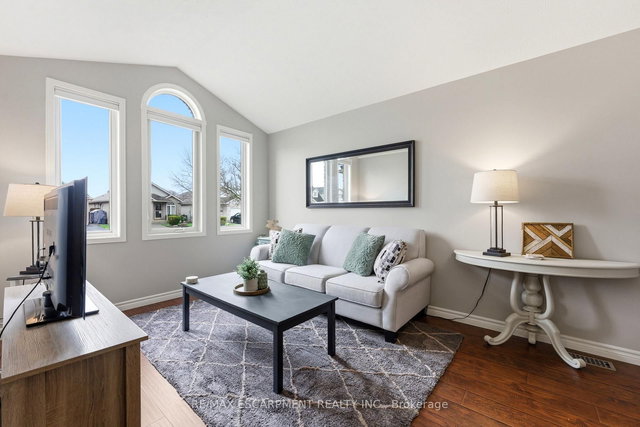 55 Anastasia Crescent