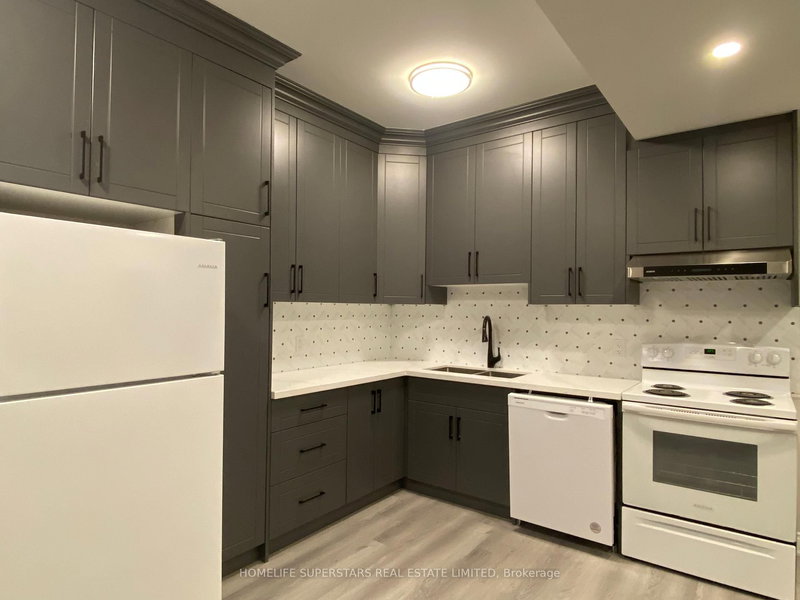 306 Jarvis St E, Fort Erie, L2A 2S8 | Image 2