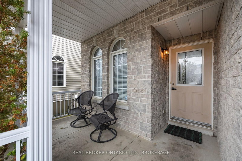 942 Bluffwood Ave, Kingston, K7K 7K5 | Image 3