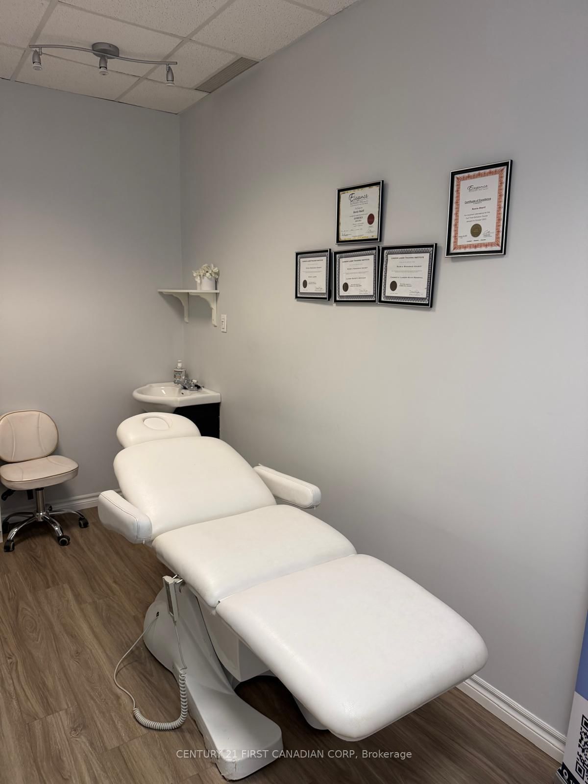 1775 Ernest Avenue S, Unit 4 - Photo 19