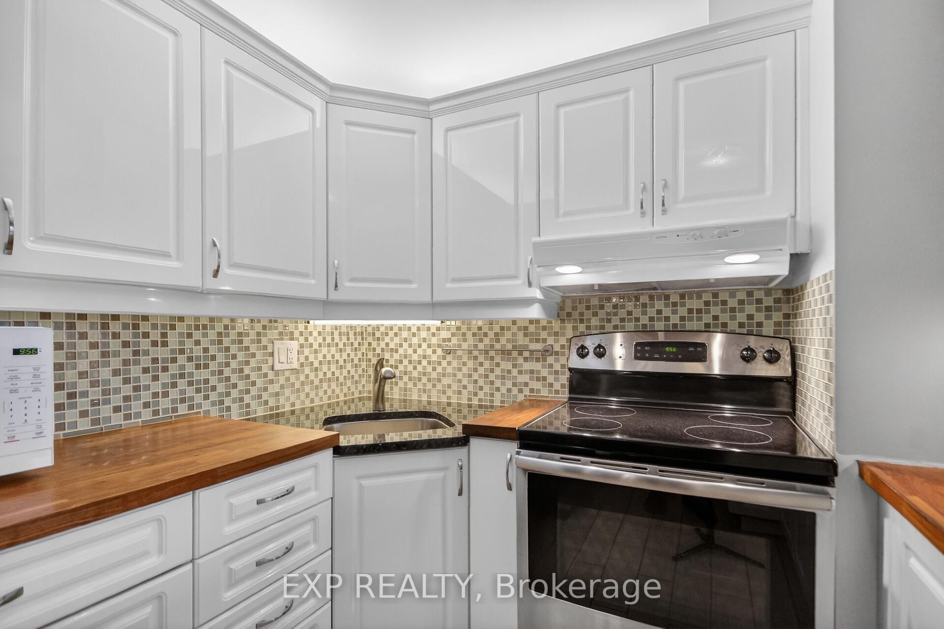 1171 Ambleside Drive, Unit 2009
