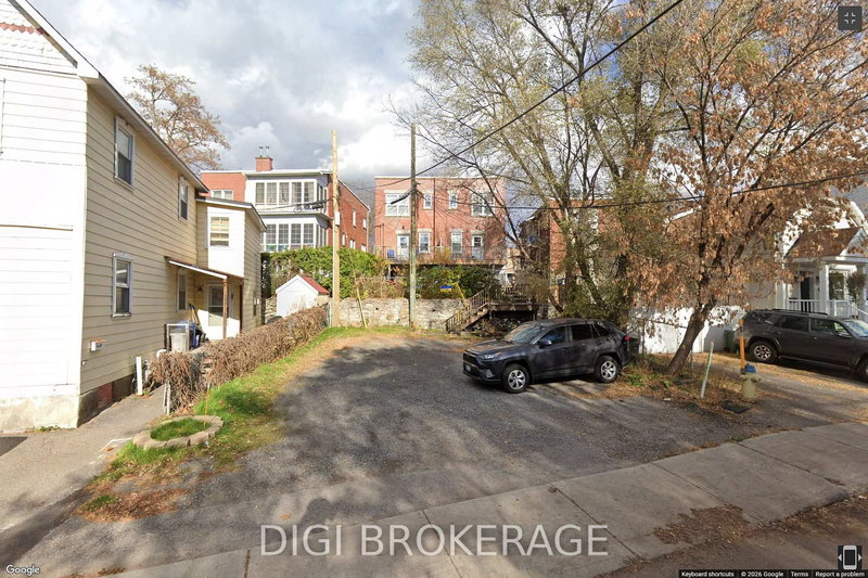 131 Putman Ave, Ottawa, K1M 1Z8 | Image 2