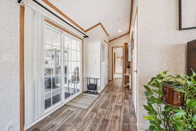 83 - 930 Lakeshore Road