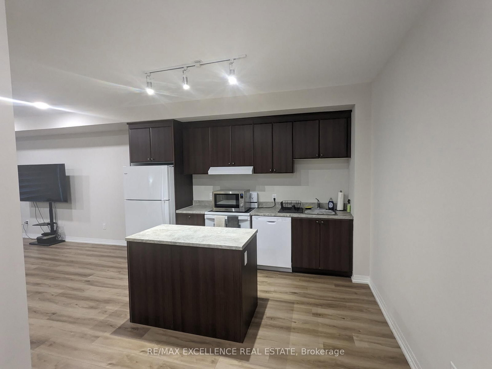 50 Herrick Avenue, Unit 138 - Photo 3